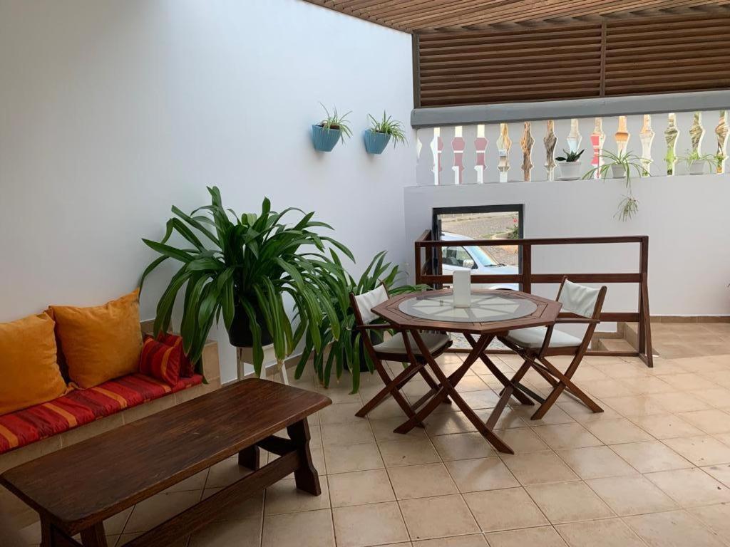 Casa Azul Hotell Mindelo Eksteriør bilde